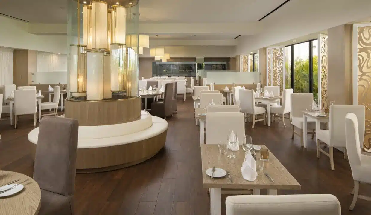 MeliaCaribeBeach-Capri_Restaurant_mediterranean